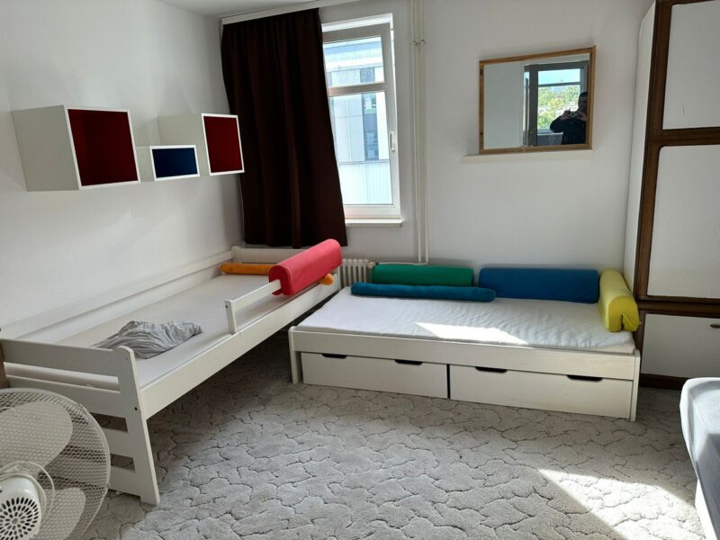 Spacious 2-Room Apartment for 4 People in Charlottenburg